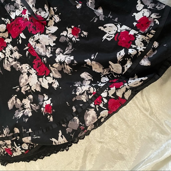 NWT Hot Topic red and black floral ruffle dress - Picture 13 of 14